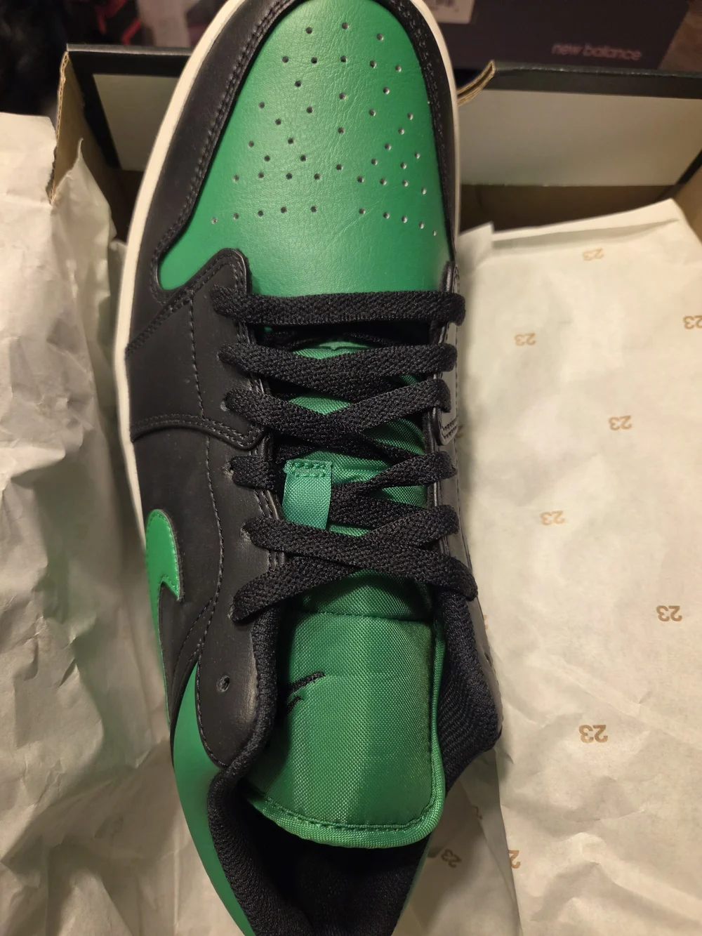 Nike Men’s Low-Top Sneaker — Green & Black